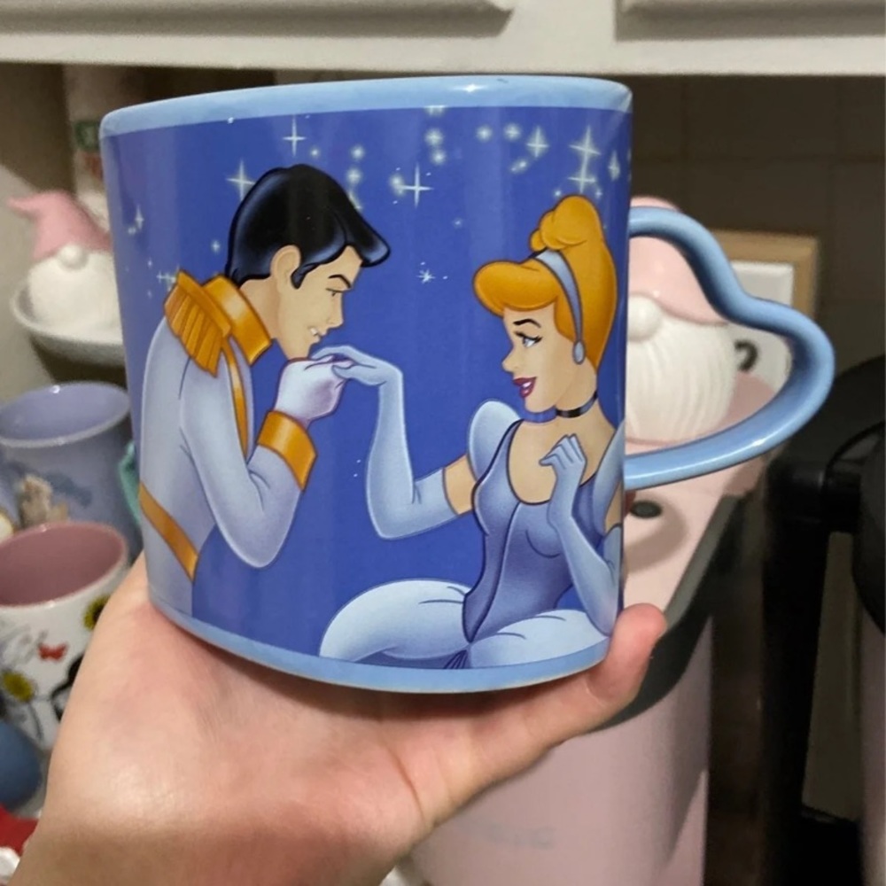 Huge cinderella heart mug